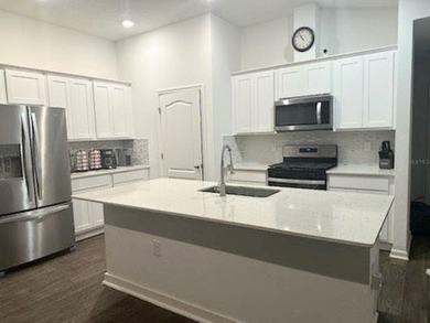 Beautiful 4-bed, 2-bath, Open Floor plan home in the gated - photo 3