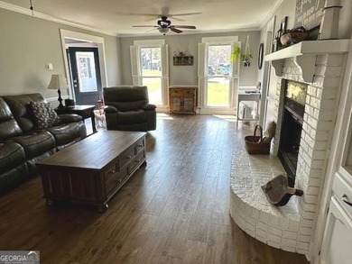 LAKE FRONT, HUGE 8 CAR GARAGE, POOL, DEEP WATER DOCK WITH LIFT - photo 10