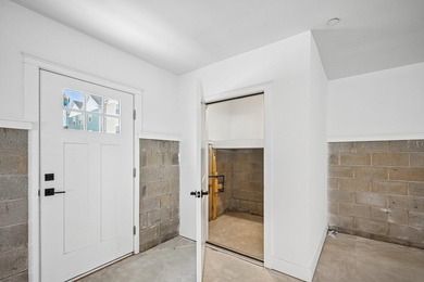 Welcome to this 1700 plus square foot beautifully appointed TOP - photo 22