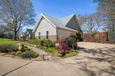 Experience the perfect blend of comfort, luxury, and East Texas - photo 30