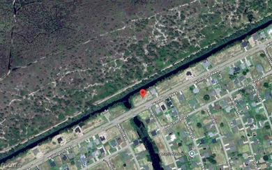 Discover an exceptional freshwater residential lot offering the - photo 2