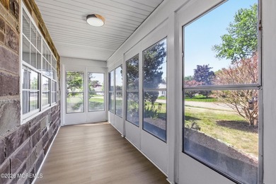 Welcome to the good life in sought-after Leisure Knoll! This - photo 6