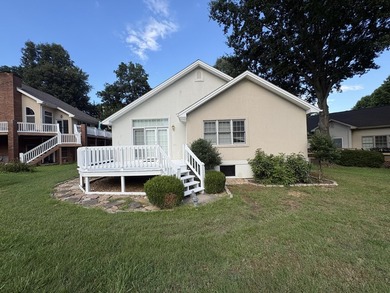 Come & view this prime two bedroom two bathroom home on the 9th - photo 4