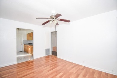 Large Lot + Prime Location + Investment Potential! Centrally - photo 13