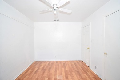 Large Lot + Prime Location + Investment Potential! Centrally - photo 17