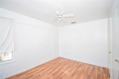 Large Lot + Prime Location + Investment Potential! Centrally - photo 18