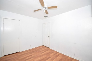 Large Lot + Prime Location + Investment Potential! Centrally - photo 21