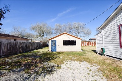 Large Lot + Prime Location + Investment Potential! Centrally - photo 25