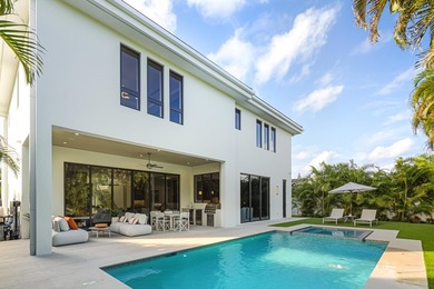 Located just two blocks from Boca's coveted South Beach, this - photo 25