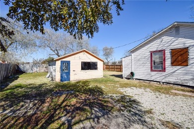 Large Lot + Prime Location + Investment Potential! Centrally - photo 26