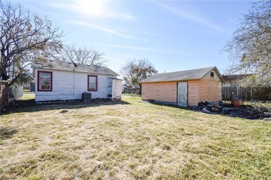 Large Lot + Prime Location + Investment Potential! Centrally - photo 29