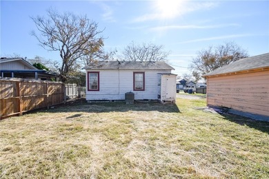 Large Lot + Prime Location + Investment Potential! Centrally - photo 30