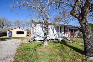 Large Lot + Prime Location + Investment Potential! Centrally - photo 38
