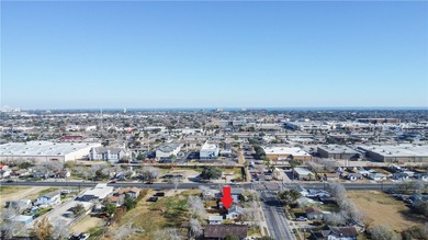 Large Lot + Prime Location + Investment Potential! Centrally - photo 39