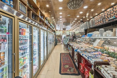 Excellent mixed-use investment opportunity in the heart of - photo 1