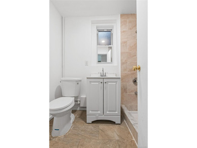 Excellent mixed-use investment opportunity in the heart of - photo 5