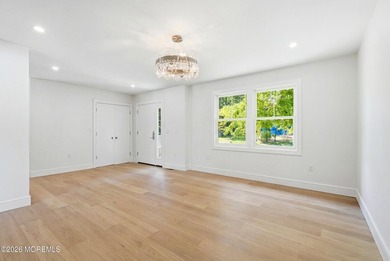Welcome to this beautifully renovated and spacious resort style - photo 2