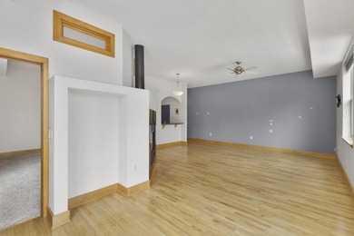 Priced $25,000 below the 2025 appraised value! Stylish 1 BR - photo 5