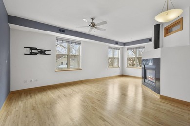Priced $25,000 below the 2025 appraised value! Stylish 1 BR - photo 7