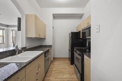 Priced $25,000 below the 2025 appraised value! Stylish 1 BR - photo 9
