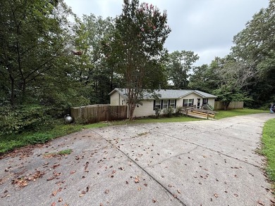 Rest and relax in this beautifully maintained 3-bedroom, 2-bath - photo 3