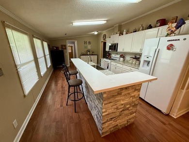 Rest and relax in this beautifully maintained 3-bedroom, 2-bath - photo 10