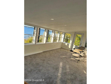 Wake up to breathtaking views and unforgettable sunsets over - photo 4