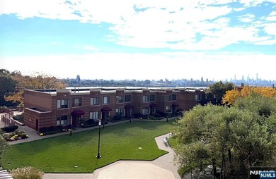 Welcome to THE PALISADES this move-in ready 1-bedroom - photo 3