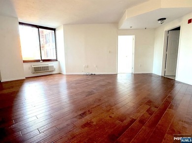 Welcome to THE PALISADES this move-in ready 1-bedroom - photo 7
