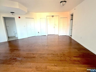Welcome to THE PALISADES this move-in ready 1-bedroom - photo 9
