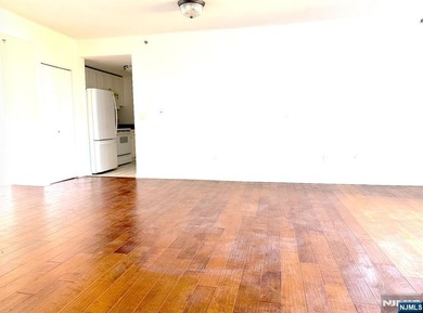 Welcome to THE PALISADES this move-in ready 1-bedroom - photo 10