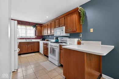 Beautiful fully brick, one-level home featuring 2 bedrooms, 2 - photo 12