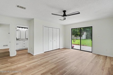 Recently renovated and move-in ready, this spacious 4-bedroom, 2 - photo 13