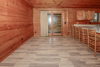 Cozy 2 BR, 2 Bath log sided home with knotty pine interior on a - photo 18