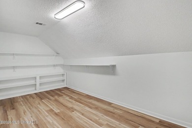 Recently renovated and move-in ready, this spacious 4-bedroom, 2 - photo 21