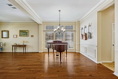 Wonderful single-story home offering tranquil canal views right - photo 4