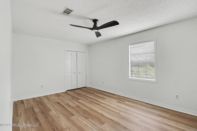 Recently renovated and move-in ready, this spacious 4-bedroom, 2 - photo 26