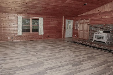 Cozy 2 BR, 2 Bath log sided home with knotty pine interior on a - photo 28