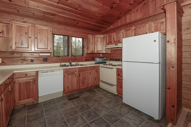 Cozy 2 BR, 2 Bath log sided home with knotty pine interior on a - photo 32
