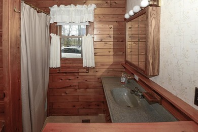 Cozy 2 BR, 2 Bath log sided home with knotty pine interior on a - photo 36