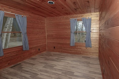 Cozy 2 BR, 2 Bath log sided home with knotty pine interior on a - photo 42