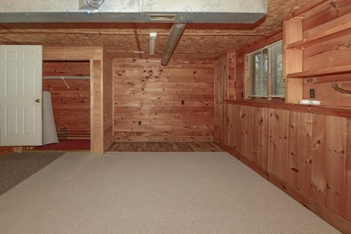 Cozy 2 BR, 2 Bath log sided home with knotty pine interior on a - photo 44