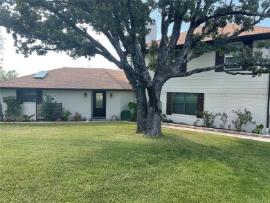 Lake Home For Sale in Lake Kiowa, Texas