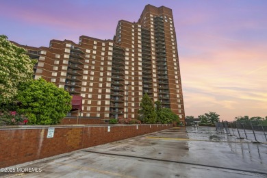 Lake Condo For Sale in Secaucus, New Jersey