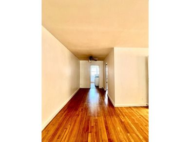 Welcome to Independence Gardens, where this top-floor co-op - photo 4