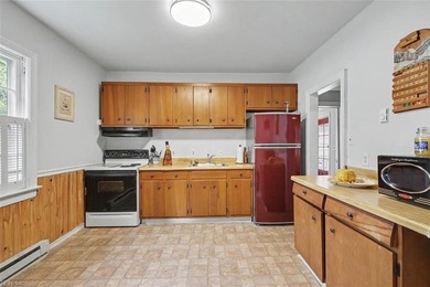 This classic Hilton charmer is move-in ready and full of - photo 13