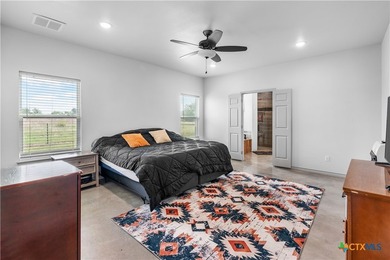 THIS IS THE ONE! This stunning 4-bedroom, 3-bath open-concept - photo 13