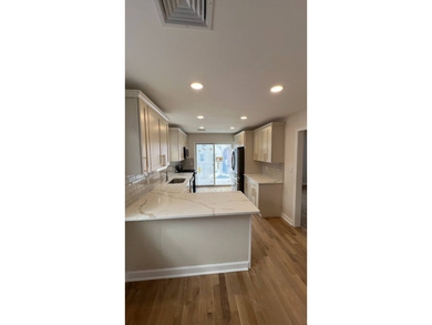 Pelham Parkway South - New custom built detached solid brick and - photo 4