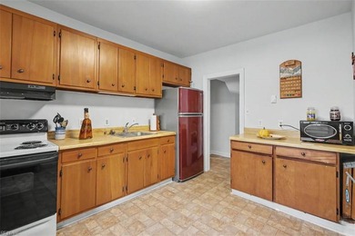 This classic Hilton charmer is move-in ready and full of - photo 15