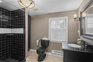 This classic Hilton charmer is move-in ready and full of - photo 18